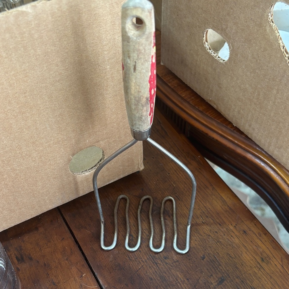 Vintage Wooden Handle Potato Masher - Cream & Red Handle